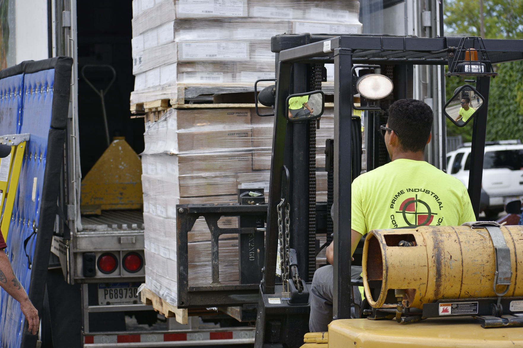 FOOD DISTRIBUTION